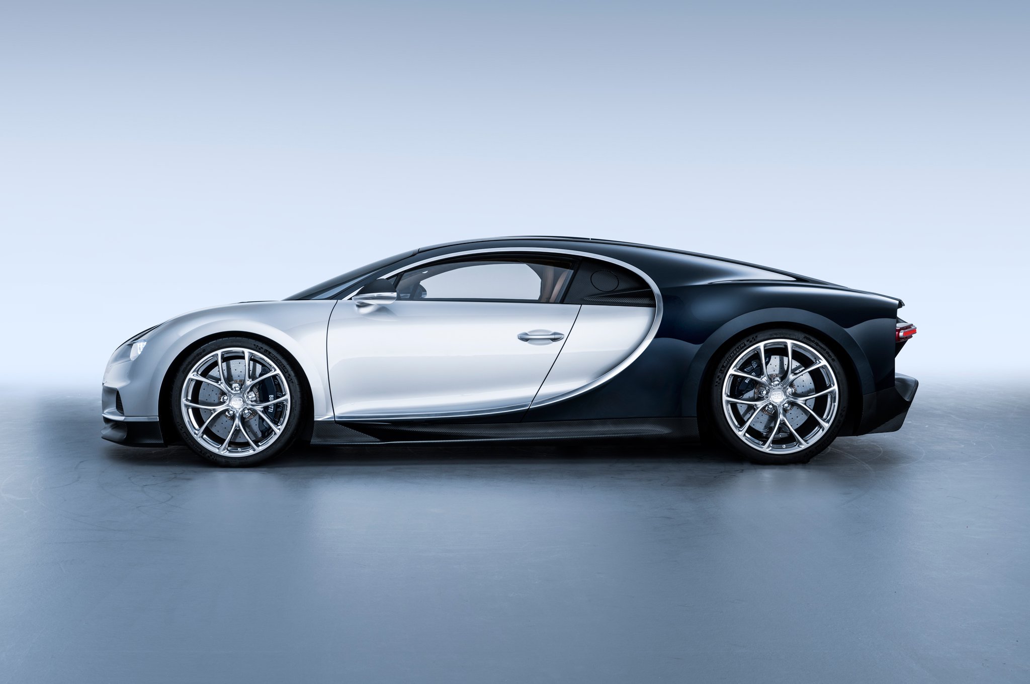 Bugatti Alquiler venta renting coches de lujo en Ibiza